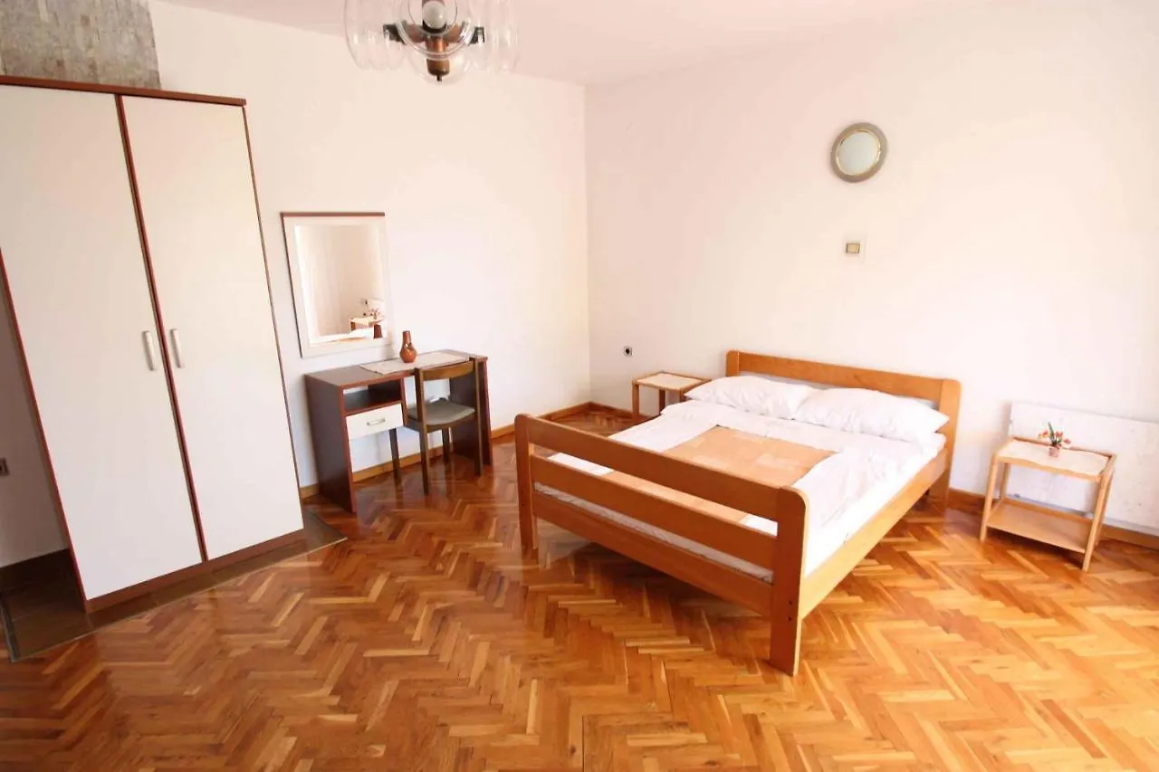 Apartments In Dramalj 5747 B