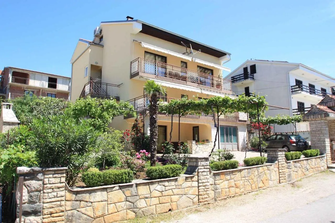Apartments In Dramalj 5747 B