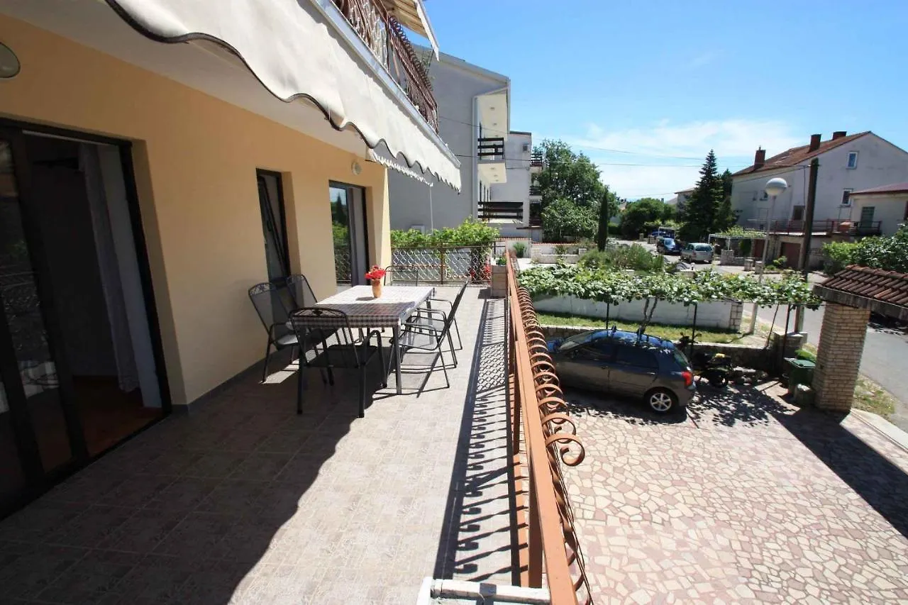 Apartments In Dramalj 5747 B