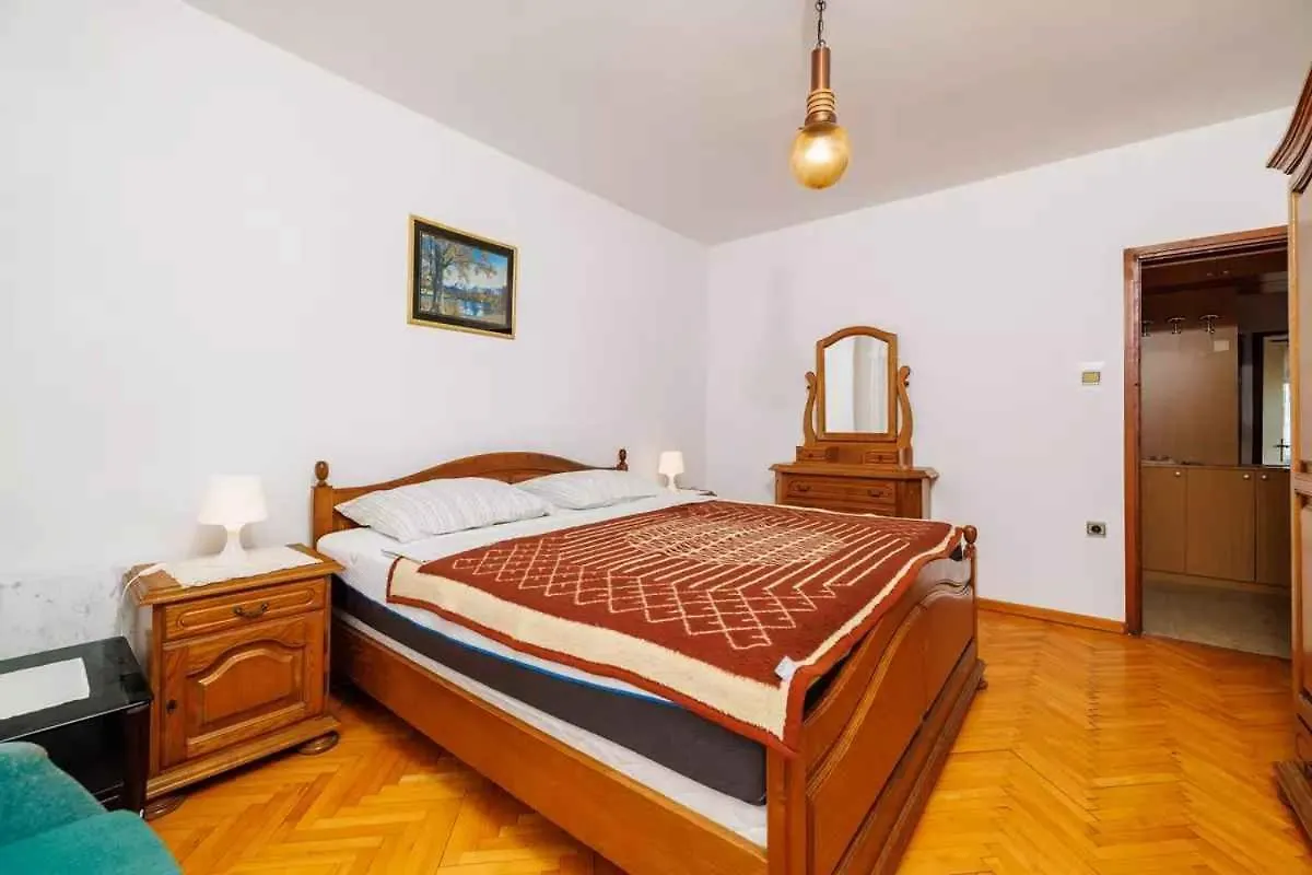 Apartments In Dramalj 5747 B