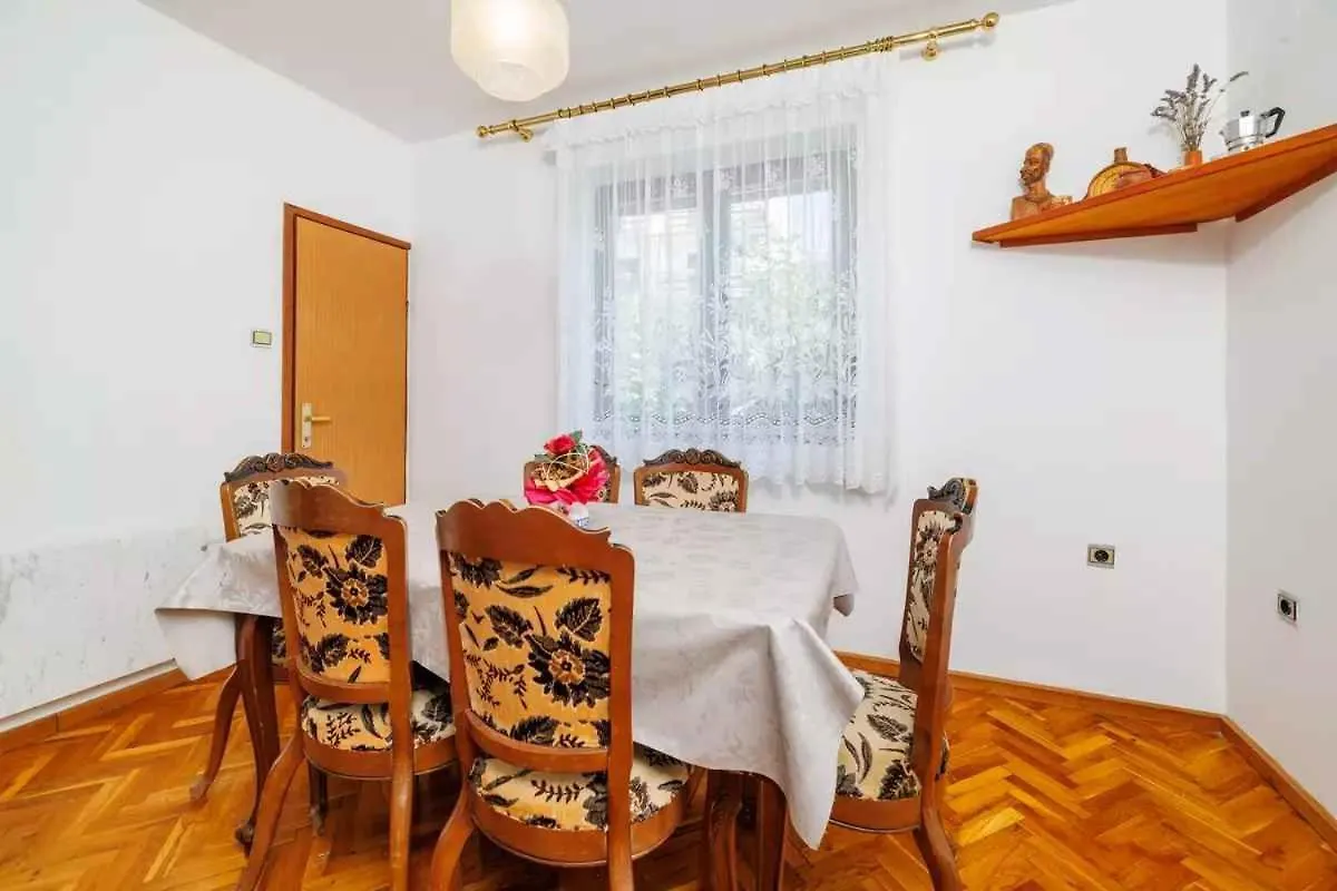 Apartments In Dramalj 5747 B